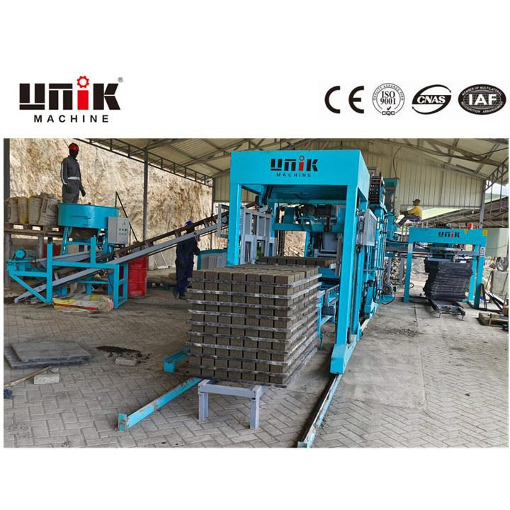 Машина за прављење компресованих земљаних блокова